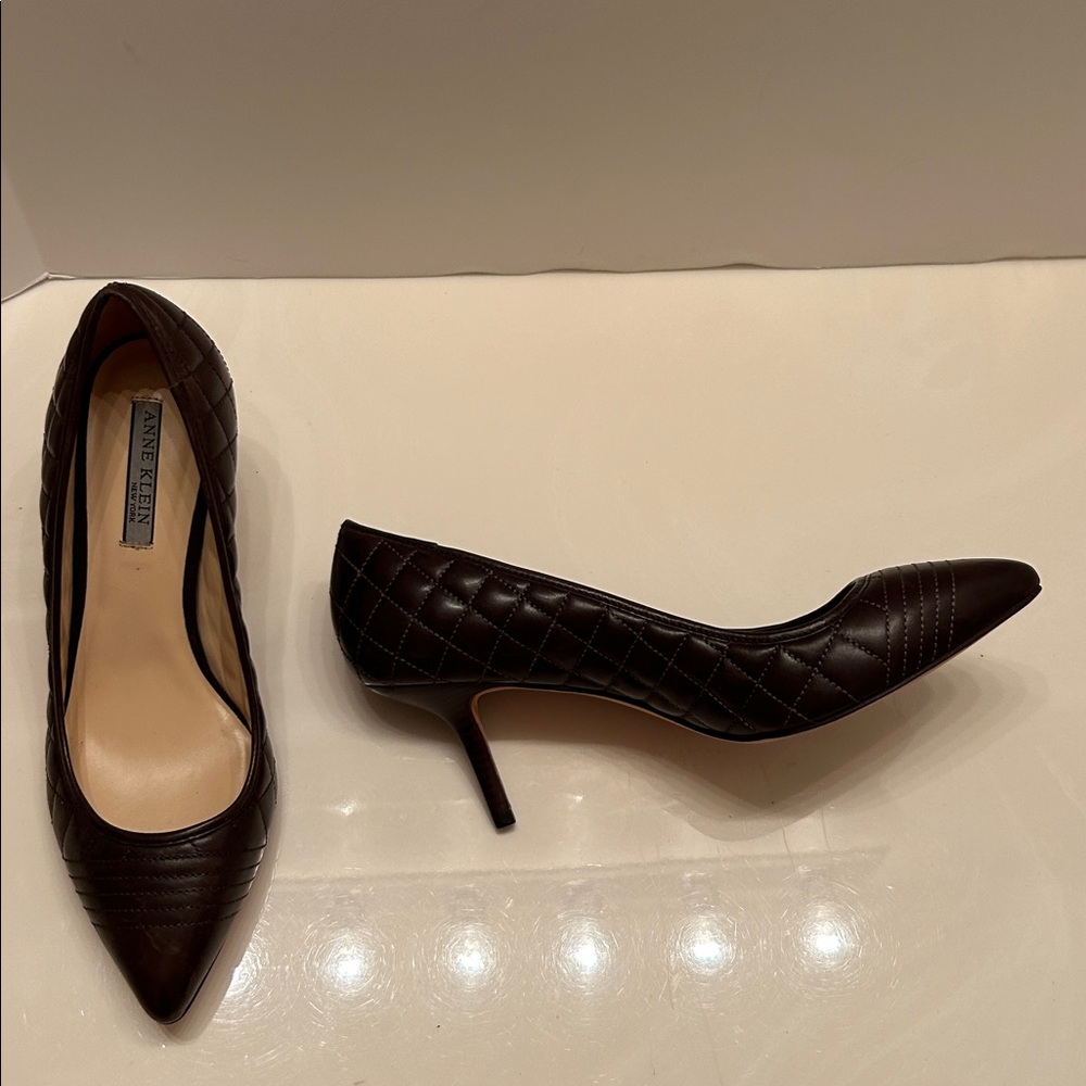 Anne Klein Brown Quilted Pointed Toe Pumps, Size 8.5
